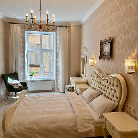 Elite Apart Near Svoboda Avenue ลวีฟ ภายนอก รูปภาพ